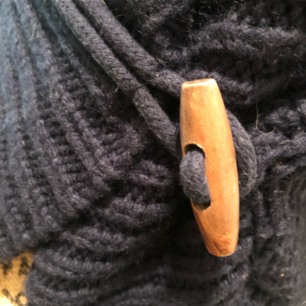 Thick American Eagle snowflake patterned sweater. - Picture 5 of 7